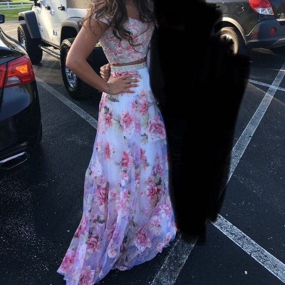 Two piece floral prom dress - Picture 3 of 4